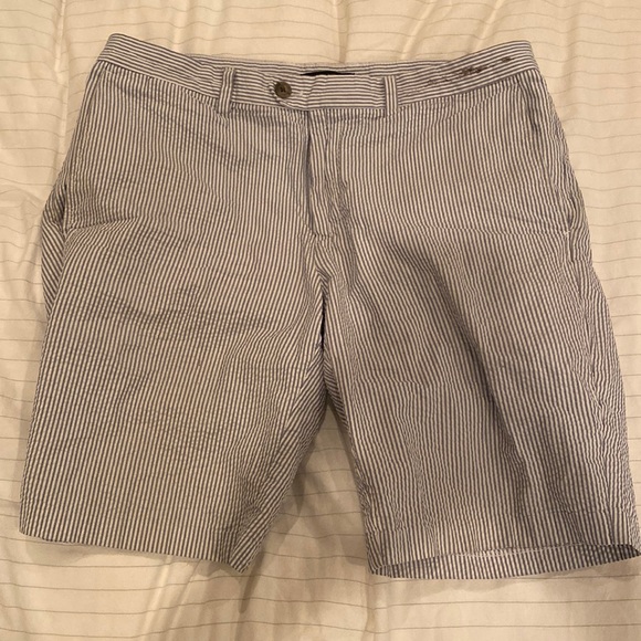 Banana Republic seersucker shorts - Picture 1 of 3